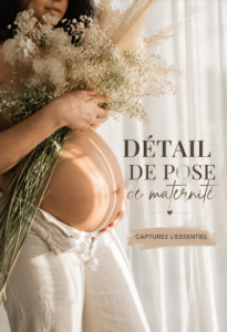 Femme enceinte souriante se préparant pour son congé de maternité