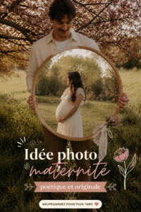 Une femme enceinte souriant devant un décor créatif pour une photo de maternité.