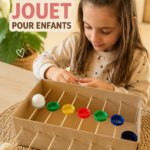 Des enfants jouant avec des jouets DIY faits maison, mettant en avant leur créativité.