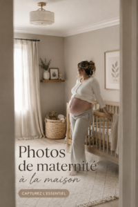 Séance photo de maternité à la maison avec une maman souriante