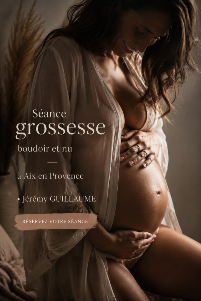 Séance grossesse boudoir à Aix-en-Provence, mettant en valeur la beauté féminine.