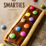 Biscuits aux Smarties colorés sur une assiette