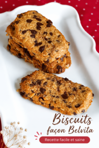 Assortiment de biscuits façon Belvita sur une assiette garnie.