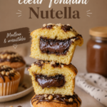 Muffins au Nutella avec cœur fondant sur une assiette
