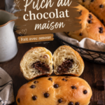 Un délicieux pitch au chocolat maison sur une assiette, prêt à être dégusté.