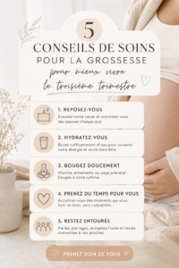 Une femme enceinte se relaxant avec un livre pendant son troisième trimestre de grossesse.