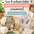 Bébé heureux entouré de ses indispensables au quotidien.